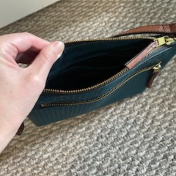 Fossil Crossbody in Coated Leather with Textured Key Pattern - Picture 7 of 10